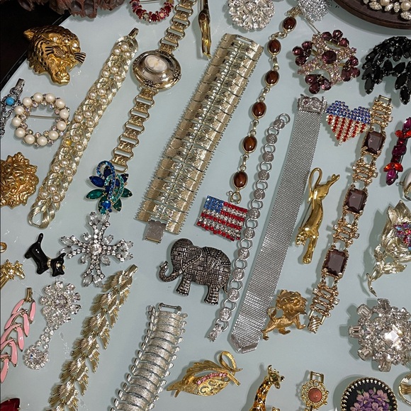 Vintage jewelry show preview 12/16/2025 - Picture 13 of 13